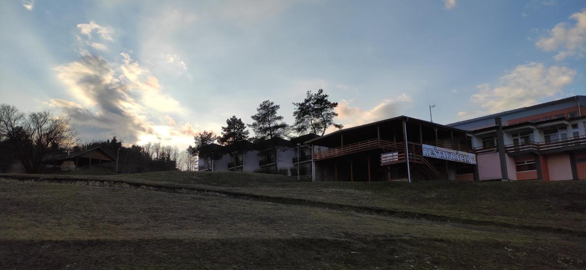 Hotel Merkur Kaluza Exterior photo